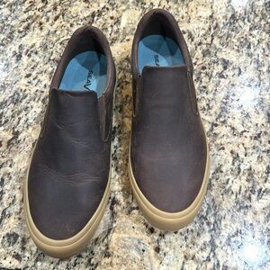 SeaVees Hawthorne leather Slip-On size 12/Euro size 45, color is Kona.